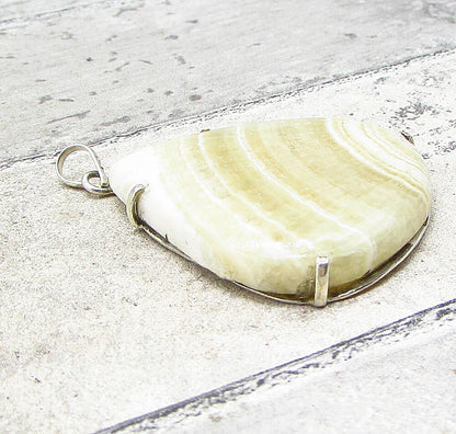 925 Sterling Silver  Vintage Cabochon Cut Agate Tear Drop Pendant  PT1496