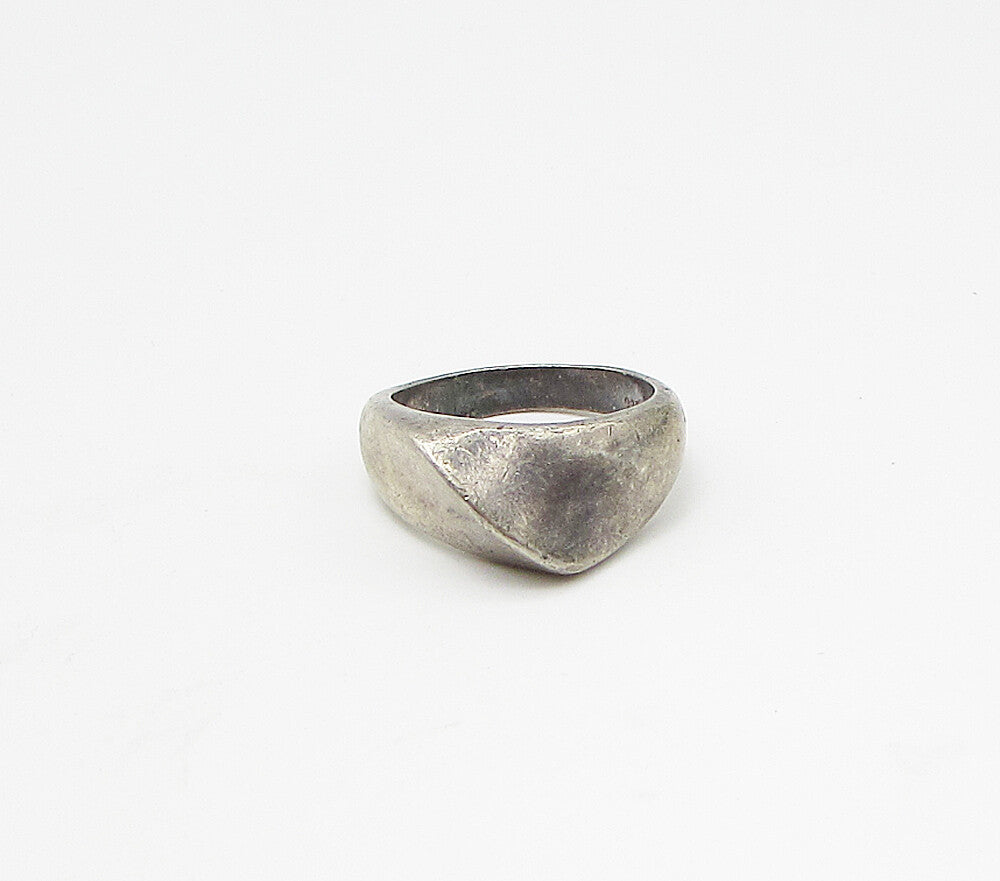 925 Sterling Silver  Vintage Dark Tone Wavy Band Ring Sz 7.5  RG3089