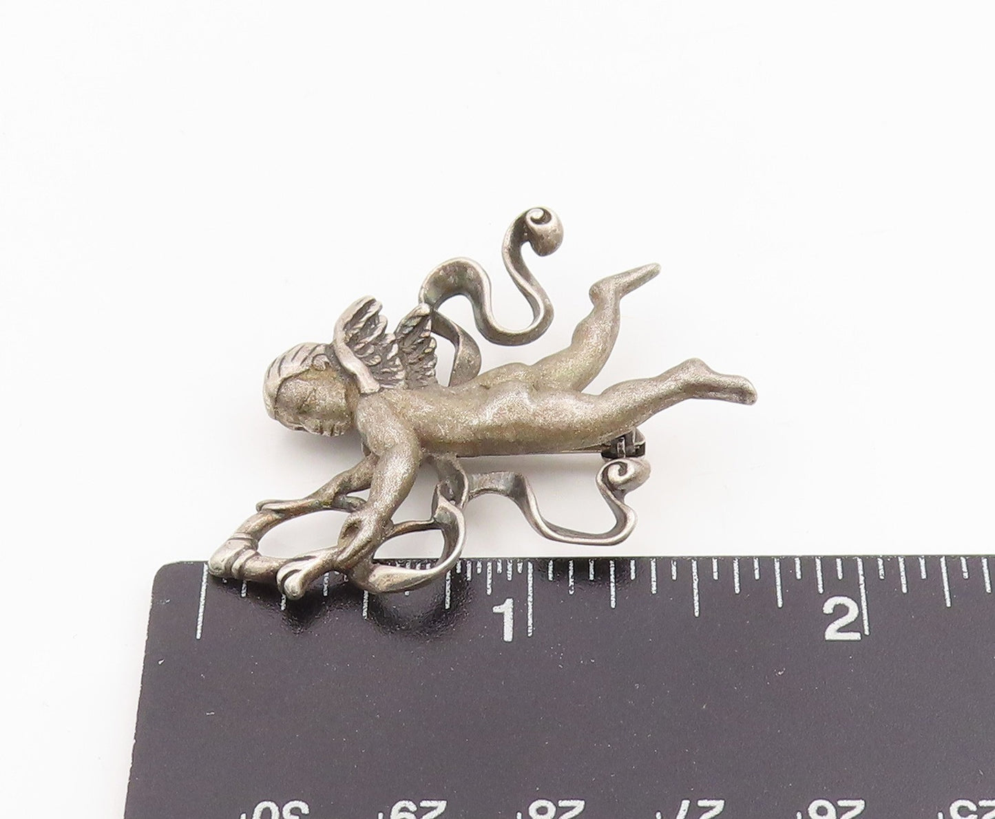 925 Sterling Silver Vintage Brooch Winged Cherub With Swirling Ribbons   BP11984