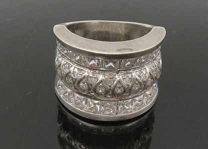 925 Sterling Silver  Vintage Sparkling Cubic Zirconia Band Ring Sz 7  RG22199