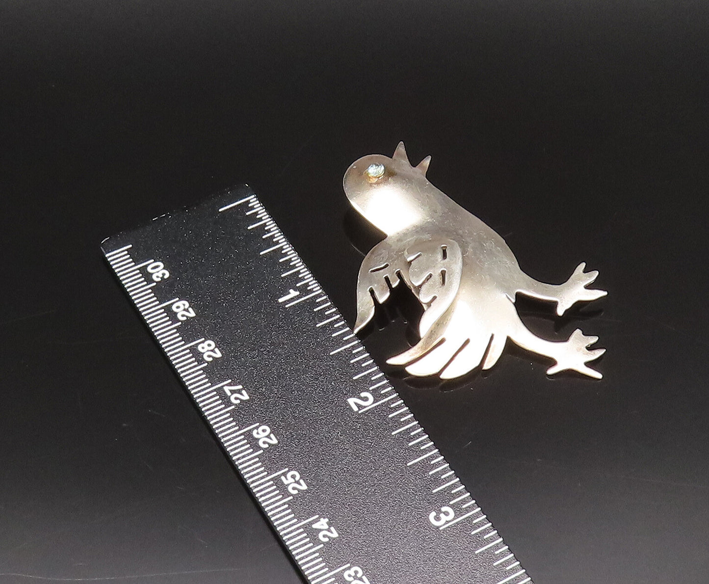 925 Silver  Vintage Carved Baby Bird With Blue Topaz Eye Brooch Pin  BP10068