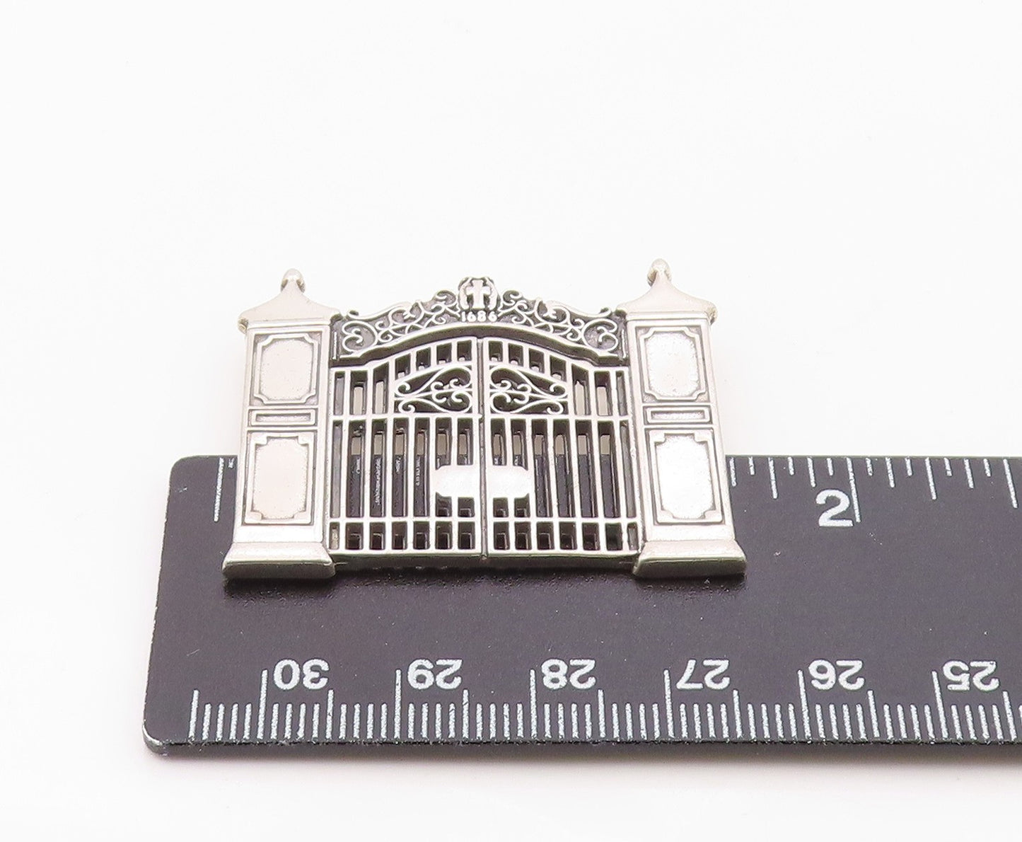 925 Sterling Silver Vintage Brooch Pin HAND & HAMMER Gate With Cross  BP12539