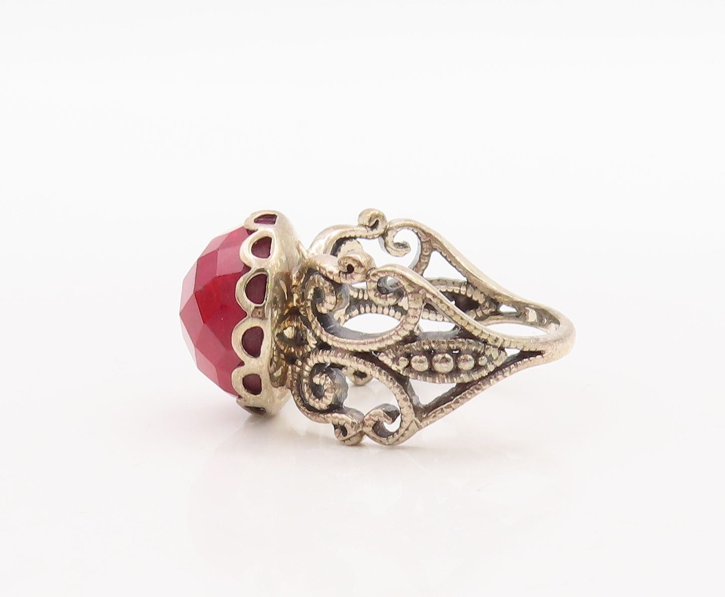 925 Sterling Silver Vintage Ring Swirly Carved Red Gemstone  Sz 8.5  RG29528