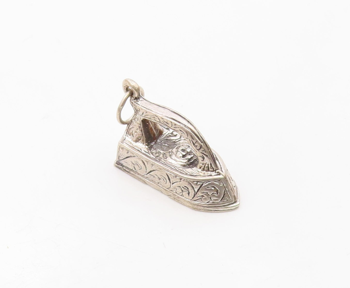 925 Sterling Silver  Vintage Shiny Swirl Detailed Iron Pendant  PT16091