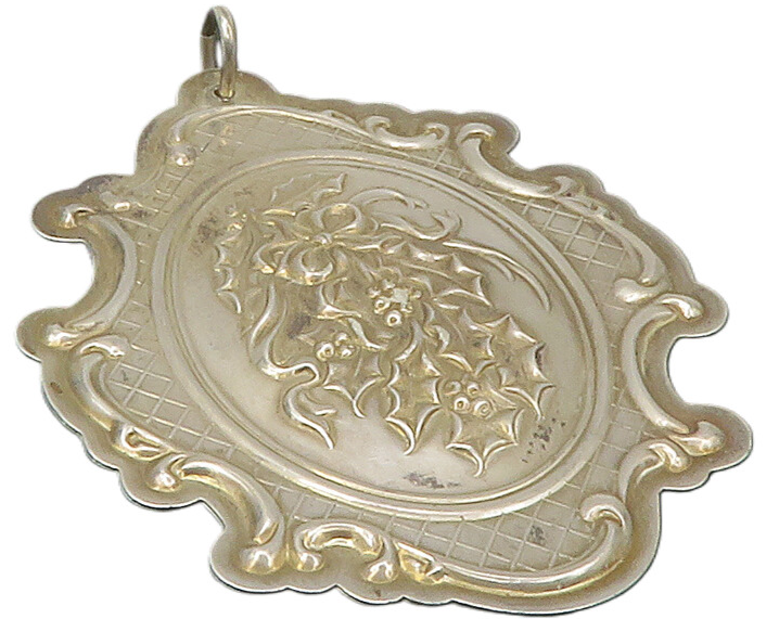 TOWLE 925 Sterling Silver  Vintage Raised Floral Vine Design Pendant  PT10103