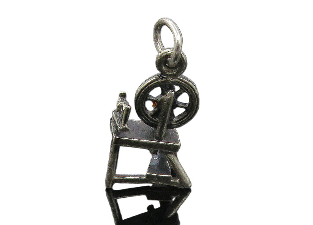 925 Sterling Silver  Vintage Petite Cotton Wheel Motif Drop Pendant  PT7978