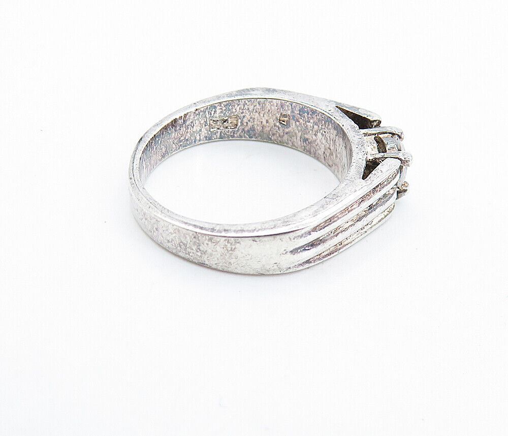 925 Sterling Silver  Vintage Cubic Zirconia Ribbed Solitaire Ring Sz 6  RG6522
