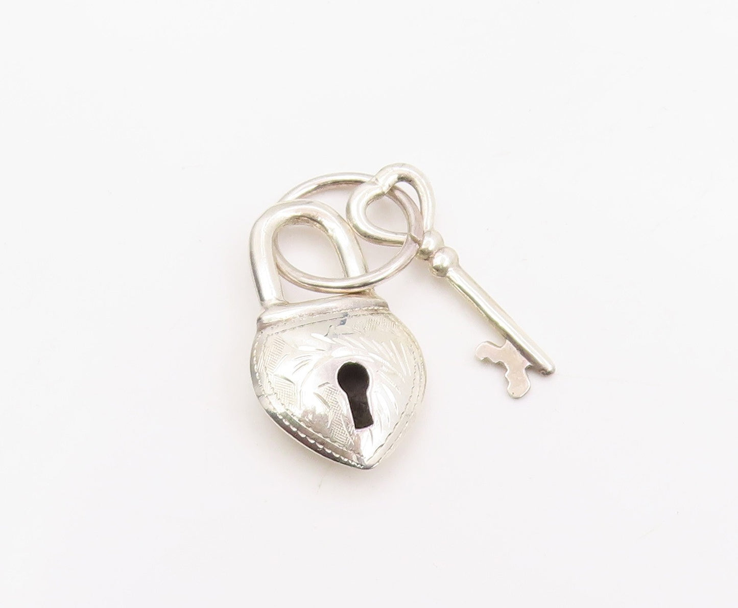 925 Sterling Silver Vintage Pendant Etched Heart Shaped Padlock & Key  PT25764