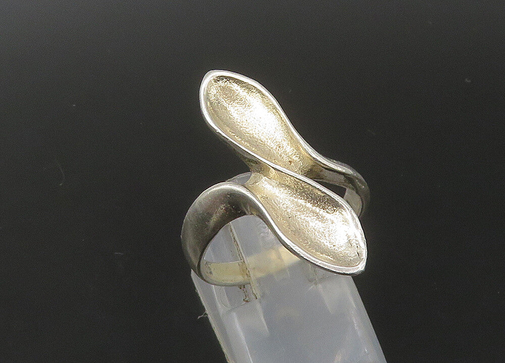 925 Sterling Silver  Vintage Shiny Bypass Style Band Ring Sz 8  RG22496