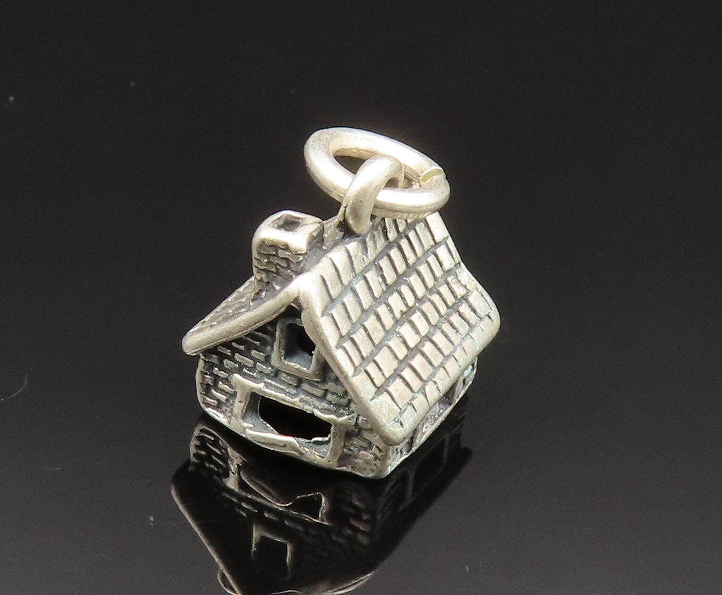 925 Sterling Silver  Vintage Sculpted Etched House Charm Pendant  PT20662