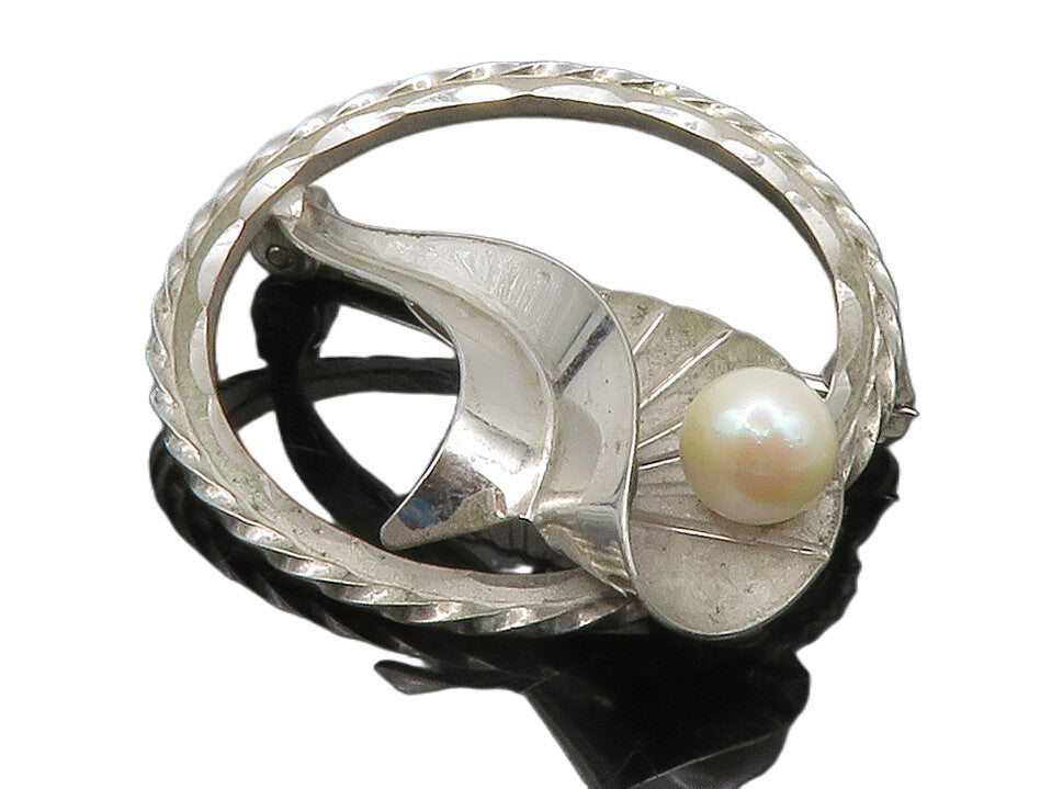DEC 925 Silver  Vintage Petite Pearl Floral Leaf Round Brooch Pin  BP5788