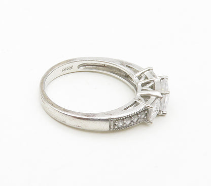 925 Sterling Silver  Graduated Cubic Zirconia Shiny Band Ring Sz 7  RG16357