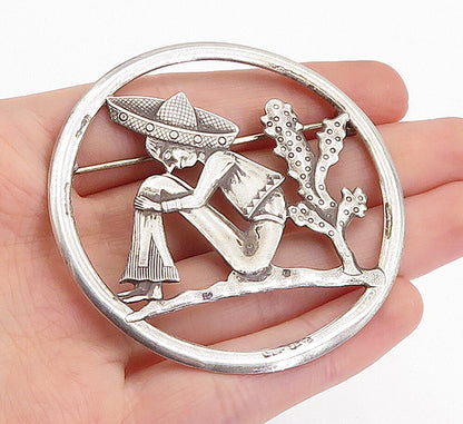TRUART 925 Sterling Silver  Vintage Sitting Man Cactus Scene Brooch Pin BP1595