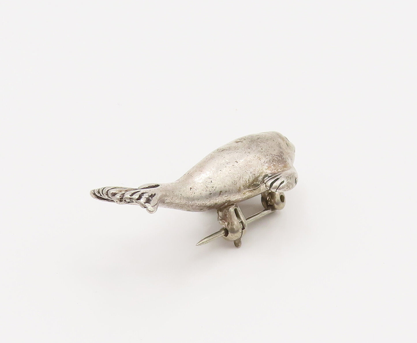 925 Sterling Silver  Vintage Minimalist Ocean Sea Whale Brooch Pin  BP10148