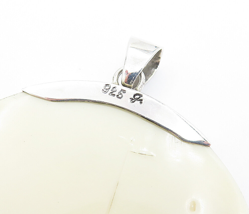 925 Sterling Silver  Mother Of Pearl Brick Layer Round Swirl Pendant  PT5894