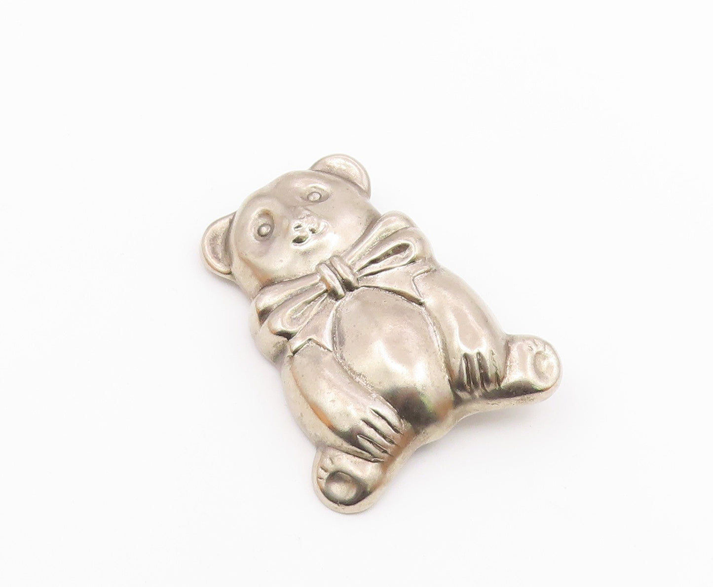 925 Sterling Silver Vintage Sitting Hollow Bear With Bow Tie Brooch Pin BP9902
