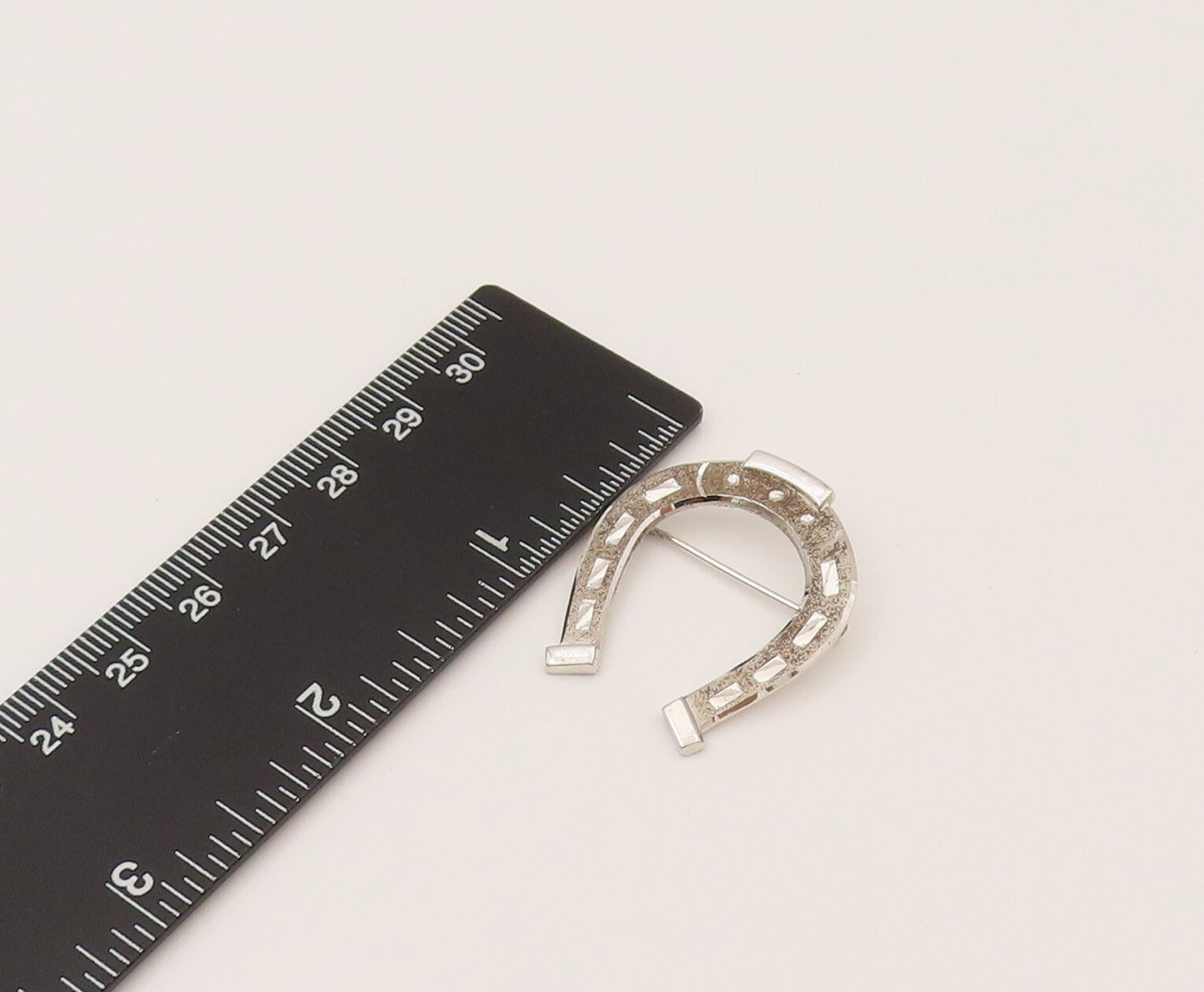 925 Silver  Vintage Polished Accent Good Luck Horseshoe Brooch Pin  BP10201