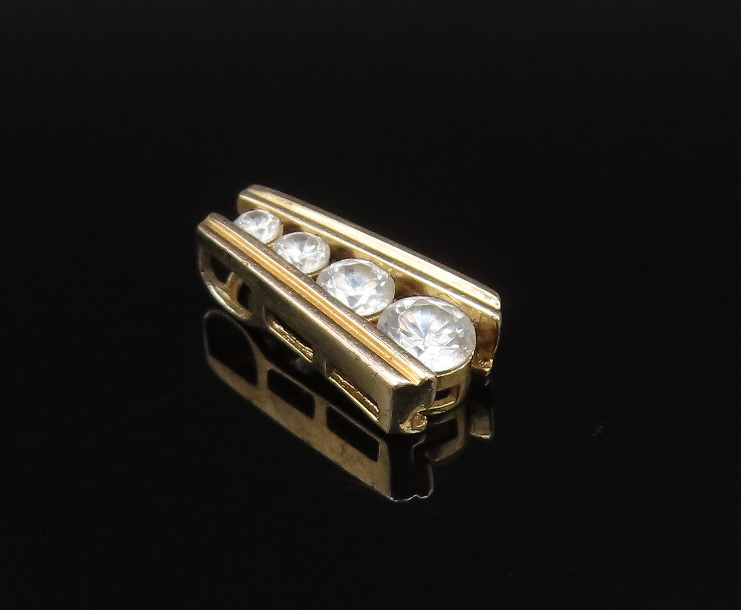 925 Sterling Silver  Vintage Gold Plated Graduated Round Topaz Pendant PT21377