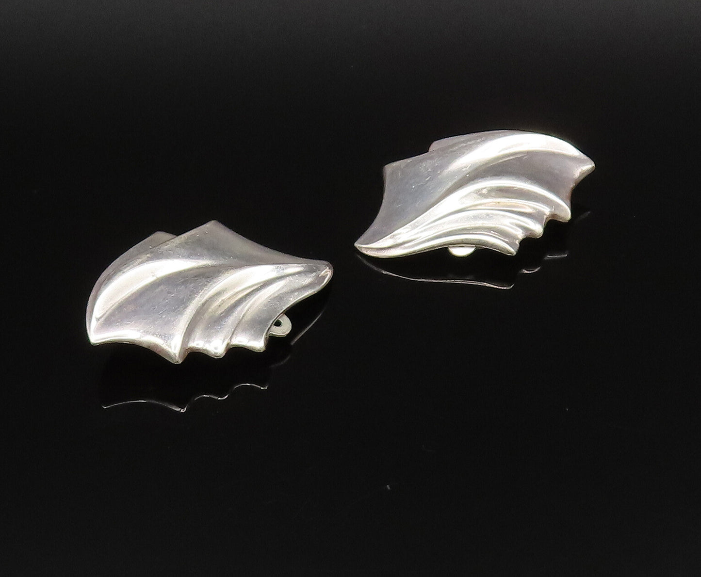 925 Sterling Silver  Vintage Polished Scalloped Non Pierced Earrings  EG12053