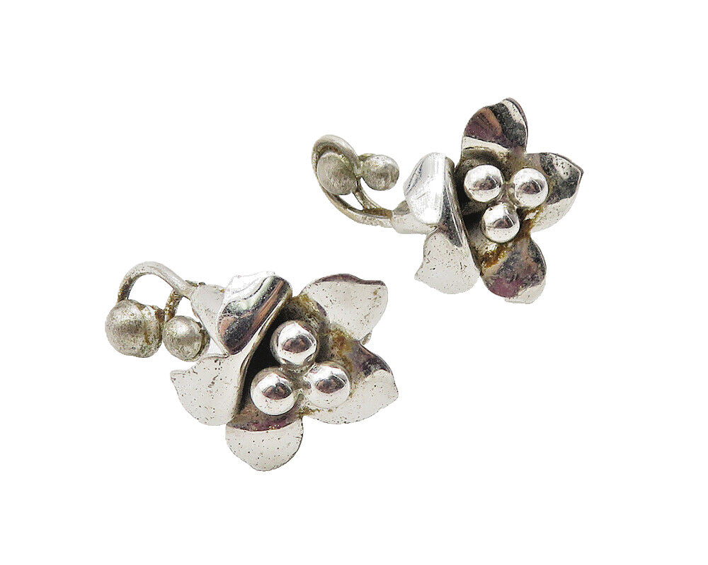 925 Sterling Silver  Vintage Shiny Sculpted Flower Non Pierce Earrings  EG5608