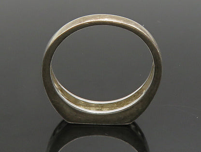 925 Sterling Silver  Vintage Minimalist Sparkly Topaz Band Ring Sz 6  RG24429