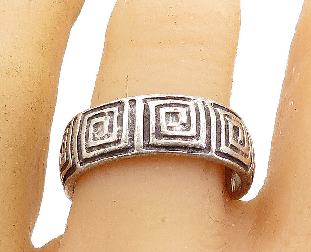 925 Sterling Silver  Vintage Square Spiral Pattern Band Ring Sz 11  RG7066