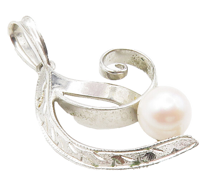 925 Sterling Silver  Vintage Petite Freshwater Pearl Swirl Pendant  PT11331