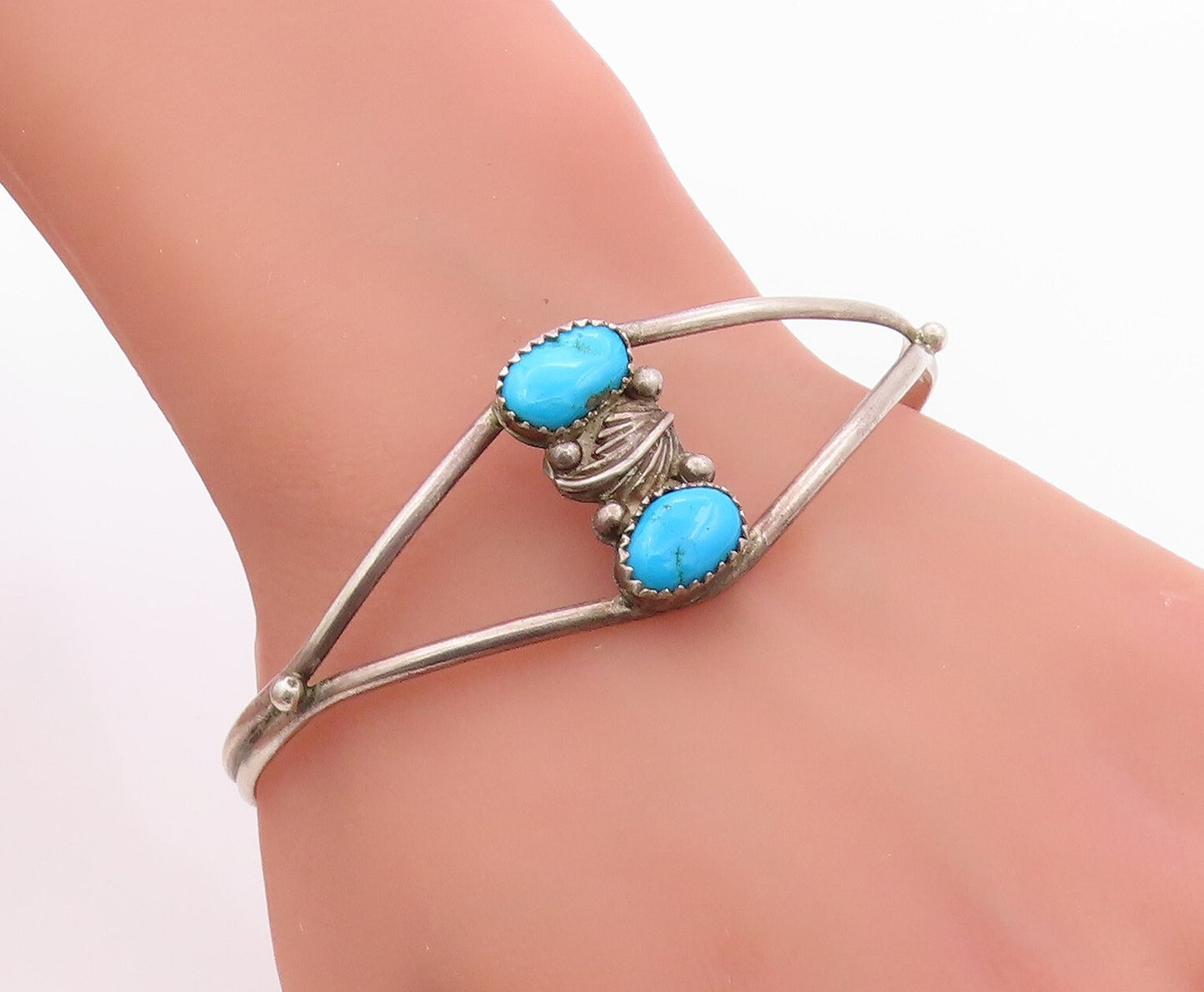925 Sterling Silver Vintage Bracelet NAVAJO Cutout Oval Turquoise Cuff  BT11088