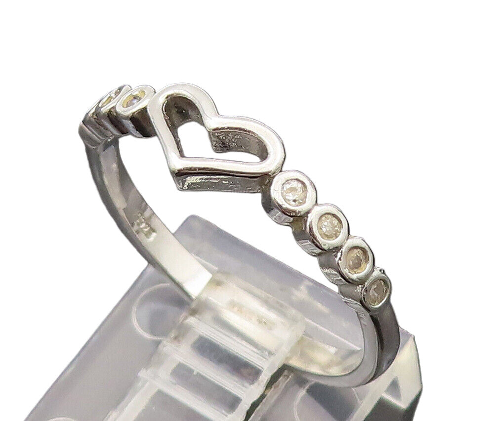 925 Sterling Silver  Vintage Dainty Open Heart & Topaz Ring Sz 7.5  RG26442
