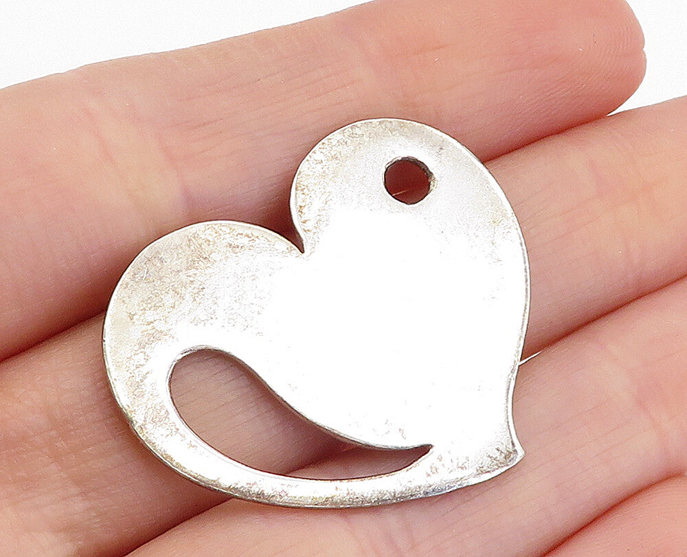 925 Sterling Silver  Vintage Shiny Cutout Detail Love Heart Pendant  PT3342