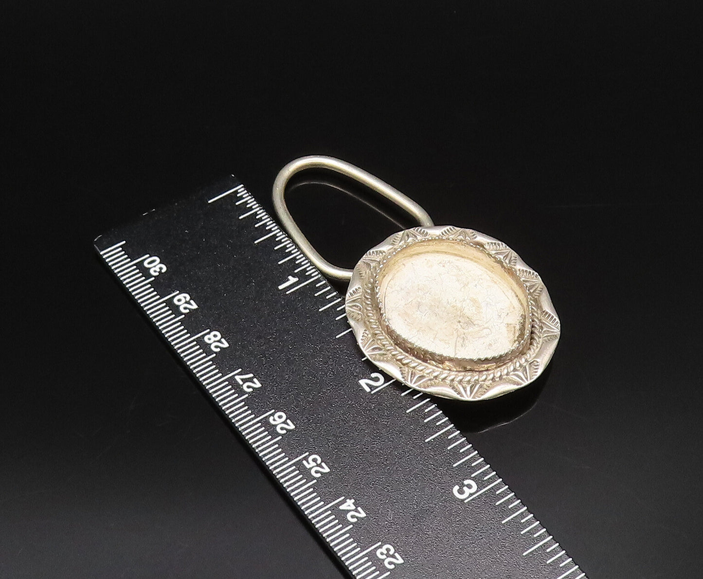 NAVAJO 925 Silver  Vintage Rope Twist & Etched Lines Floral Key Chain  TR3468