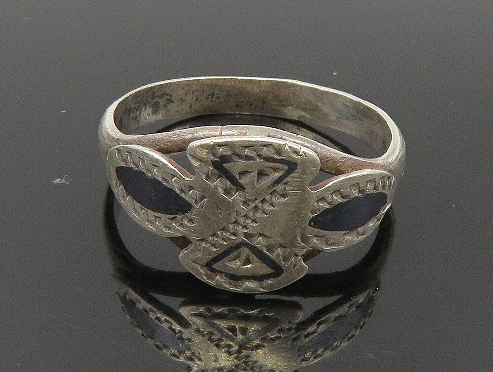 EUROPEAN 925 Silver  Vintage Enamel Eyes Etched Face Motif Ring Sz 8.5 RG24216