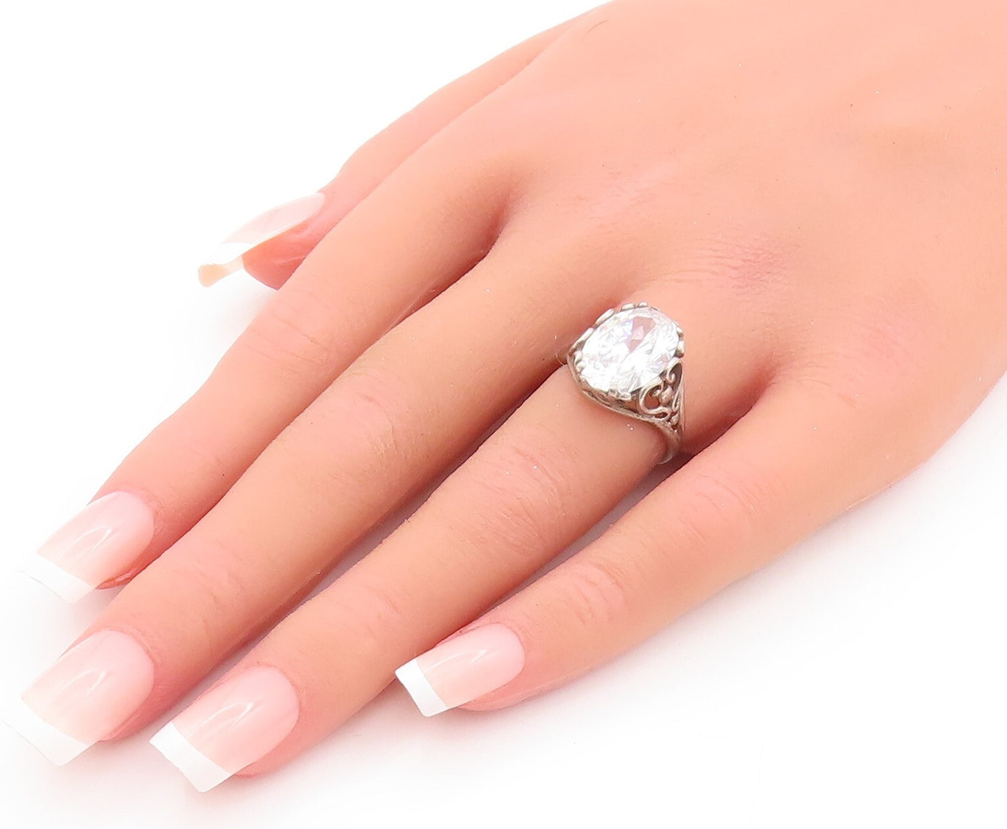 925 Sterling Silver Vintage Ring Cutout Heart Design Oval CZ  Sz 6  RG29060