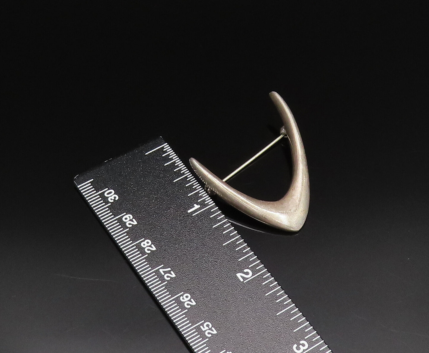 ARNE JOHANSEN DENMARK 925 Silver  Vintage Pointed Curved Brooch Pin  BP9789