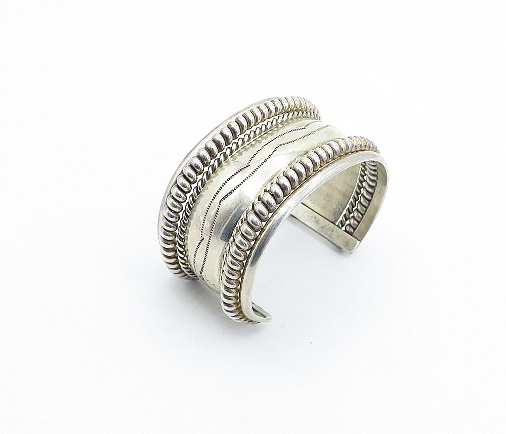 TAHE NAVAJO 925 Sterling Silver Vintage Etched Detail Twist Cuff Bracelet BT2666