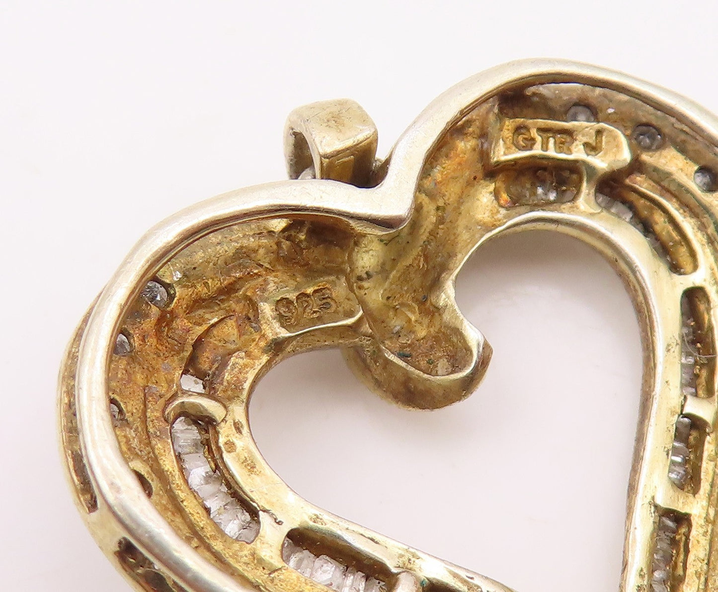925 Sterling Silver Vintage Dainty Genuine Diamonds Love Heart Pendant PT21854
