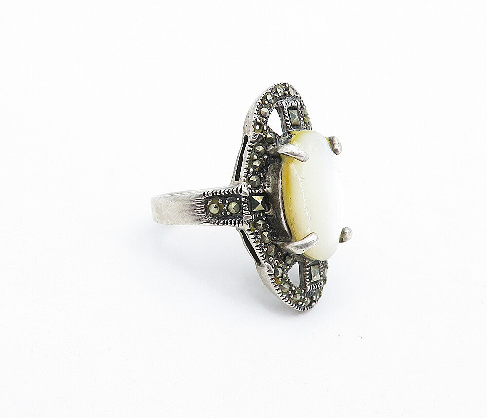 925 Silver  Vintage Victorian Mother Of Pearl Cocktail Ring Sz 7.5  RG4580