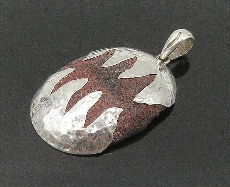 925 Sterling Silver  Vintage Dark Stone Shiny Hammered Detail Pendant  PT14376