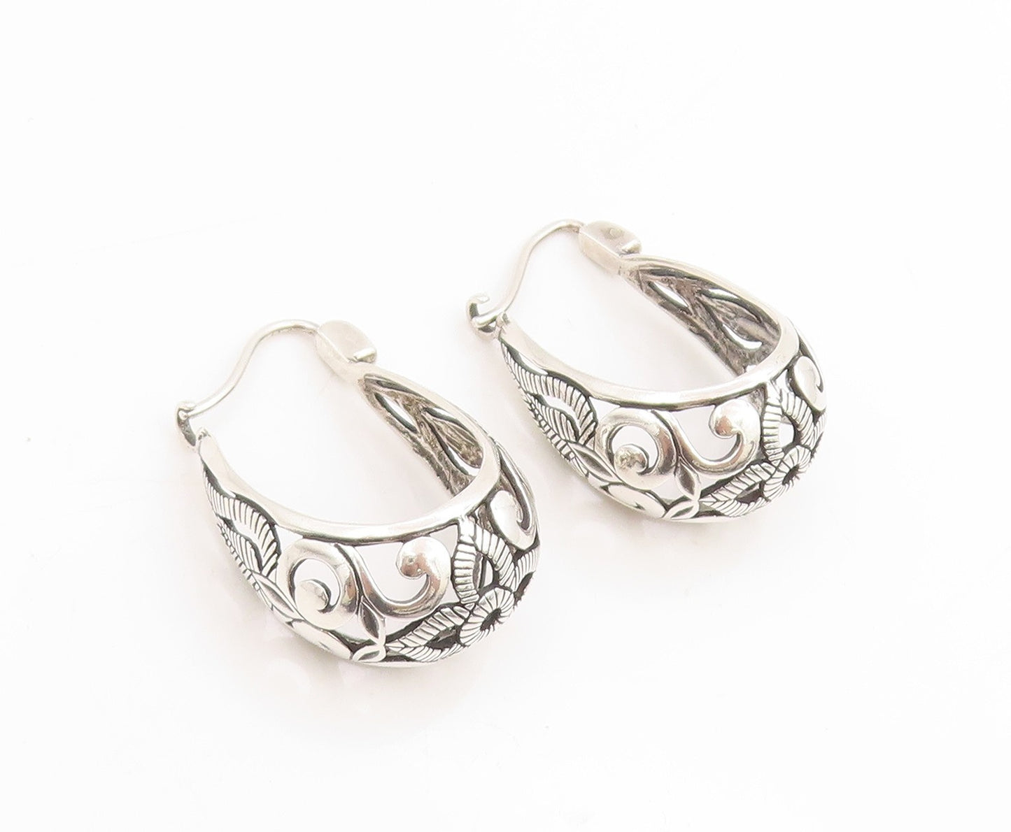 925 Sterling Silver Vintage Earrings Swirly Floral Petal Cut Out Hoops  EG13782