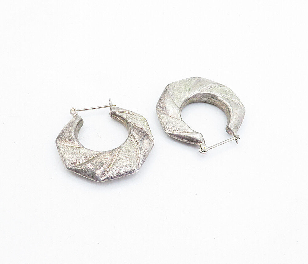 925 Sterling Silver  Vintage Dark Tone Textured Pattern Hoop Earrings  EG2838