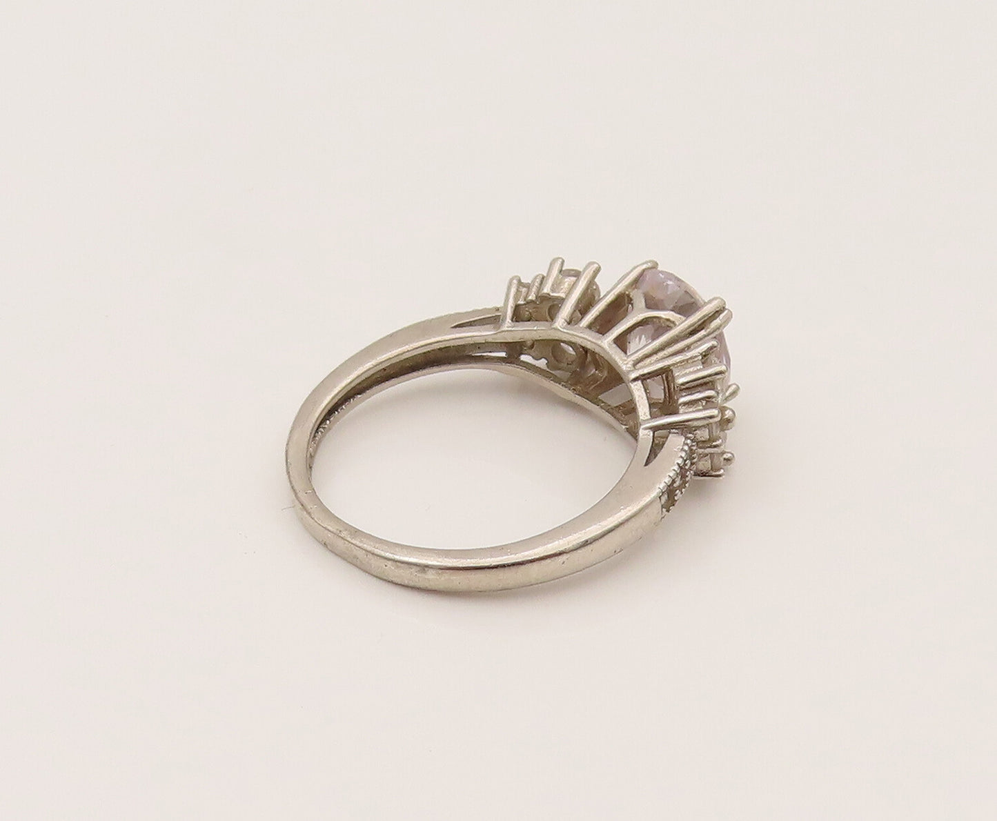 925 Silver  Vintage Beautiful Prong Set Cubic Zirconia Ring Sz 7  RG26381