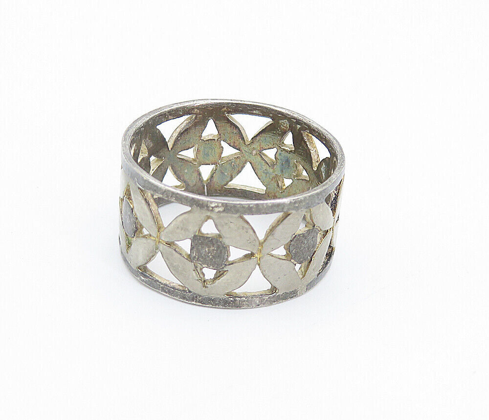 925 Sterling Silver  Vintage Dark Tone Floral Cutout Band Ring Sz 7.5  RG8399