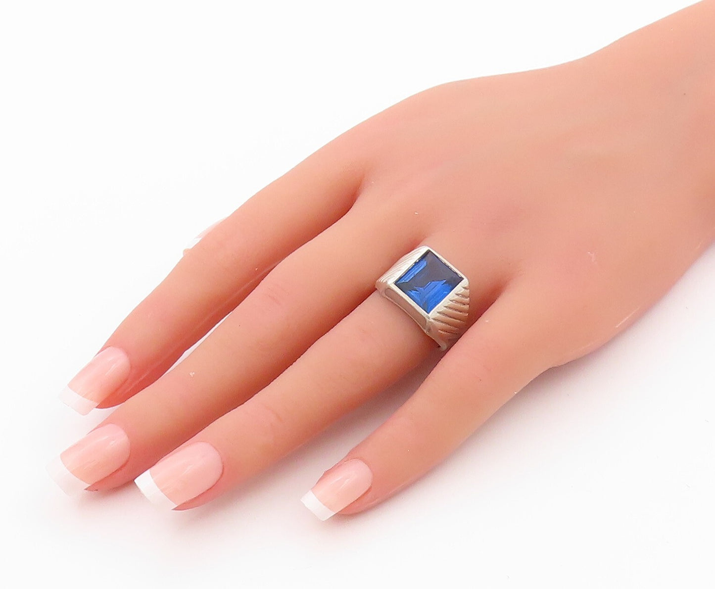 925 Sterling Silver Vintage Ring Rectangle Cut Blue CZ Grooved  SZ 8  RG32178