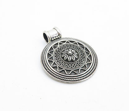 925 Sterling Silver  Vintage Swirl Twist Flower Dome Round Pendant  PT5238