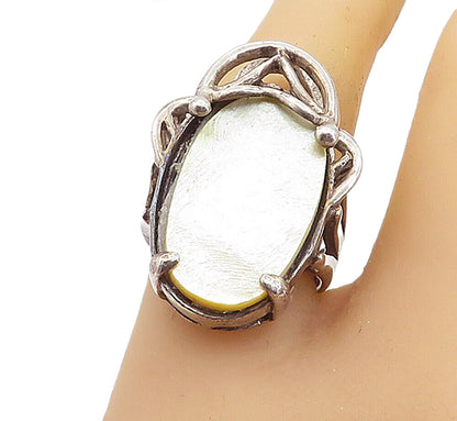 925 Sterling Silver  Vintage Mother Of Pearl Oval Cocktail Ring Sz 8  RG8409