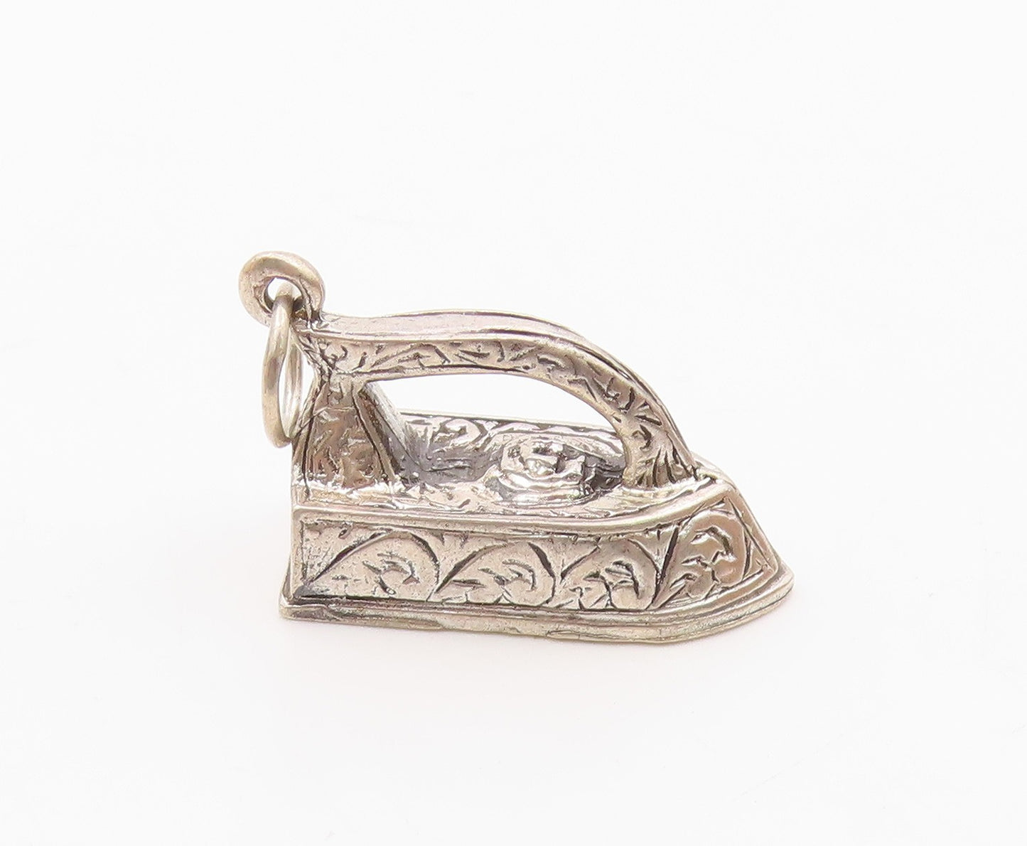 925 Sterling Silver  Vintage Shiny Swirl Detailed Iron Pendant  PT16091