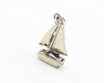 925 Sterling Silver  Vintage Petite Shiny Sail Boat Motif Pendant  PT11363