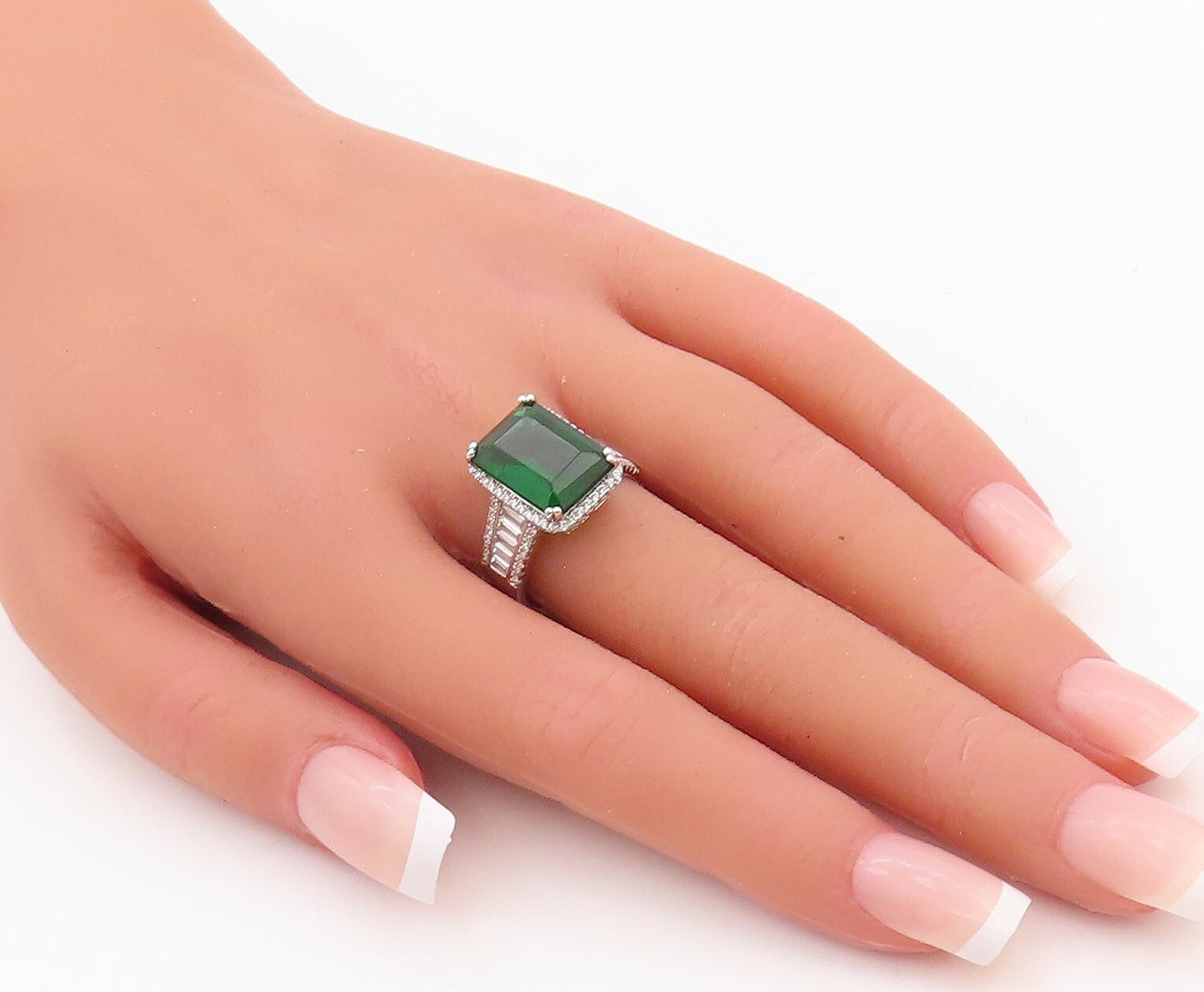 925 Sterling Silver Vintage Ring Rectangle Cut Green & White CZ Sz 7.5  RG30050