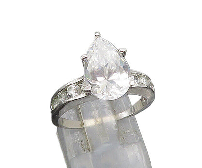 925 Sterling Silver   Vintage Shiny Cubic Zirconia Solitaire Ring Sz 7 RG23358