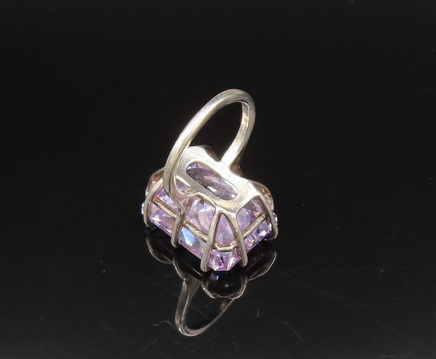 925 Silver  Vintage Beautiful Purple Cubic Zirconia Ring Sz 6.5  RG26089